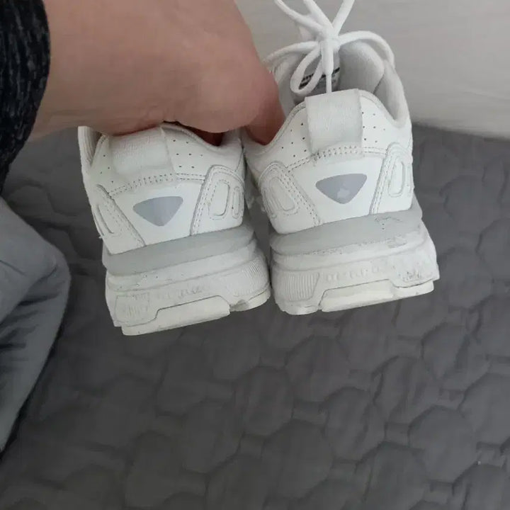 [BUNJANG] Umbro Hex Sneakers 250 / 엄브로 헥스 운동화 250