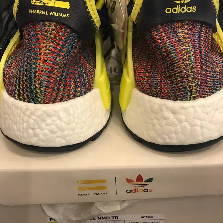 [BUNJANG] Adidas Pharrell NMD Multi Color Sneakers / 아디다스 NMD 퍼렐 멀티 컬러 260