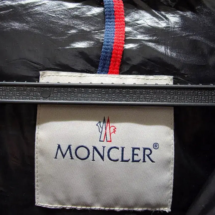 [BUNJANG] Moncler Padded Vest Size 5 / 몽클레어 패딩 (조끼로도 가능) 5사이즈