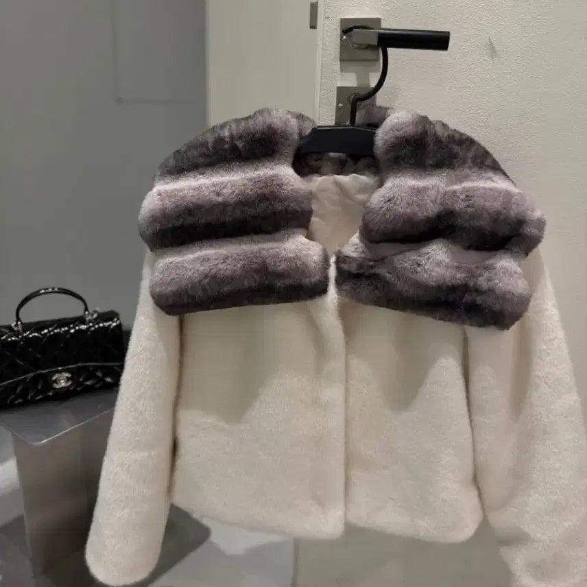 [BUNJANG] Rosé de You Chinchilla Fur Jacket / 로제드유 친칠라 퍼 자켓