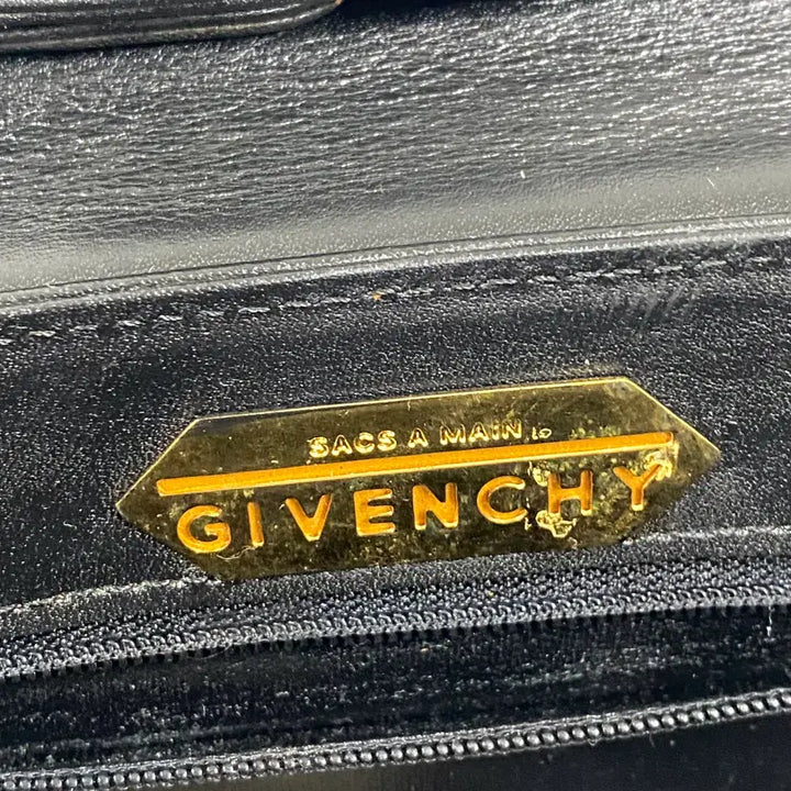 [BUNJANG] Givenchy Vintage Gold Medal Black Shoulder Bag / GIVENCHY / 빈티지 지방시 골드메달 블랙 숄더백 / 투웨이백