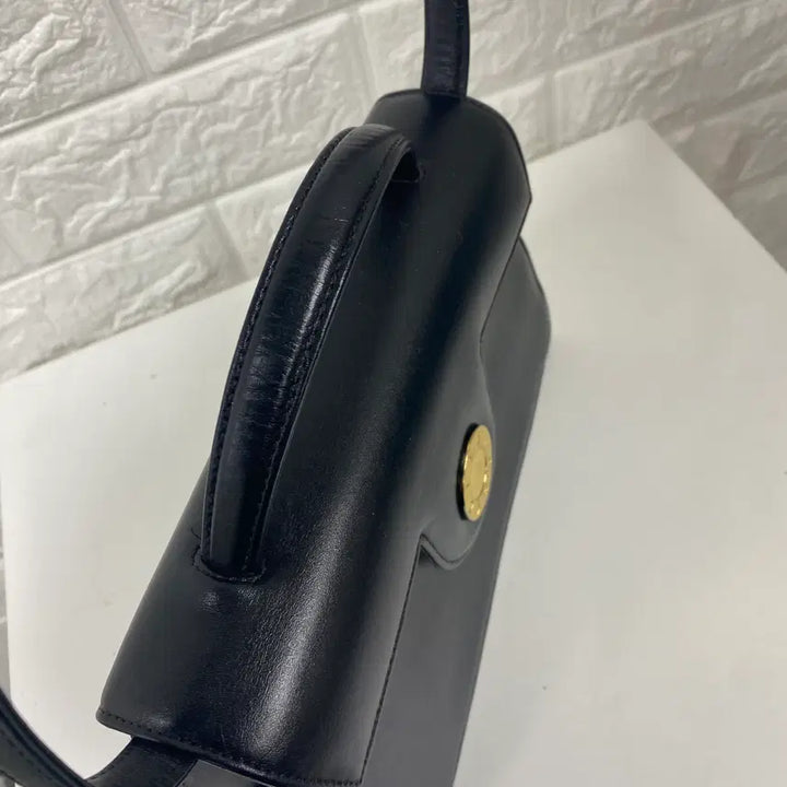 [BUNJANG] Givenchy Vintage Gold Medal Black Shoulder Bag / GIVENCHY / 빈티지 지방시 골드메달 블랙 숄더백 / 투웨이백