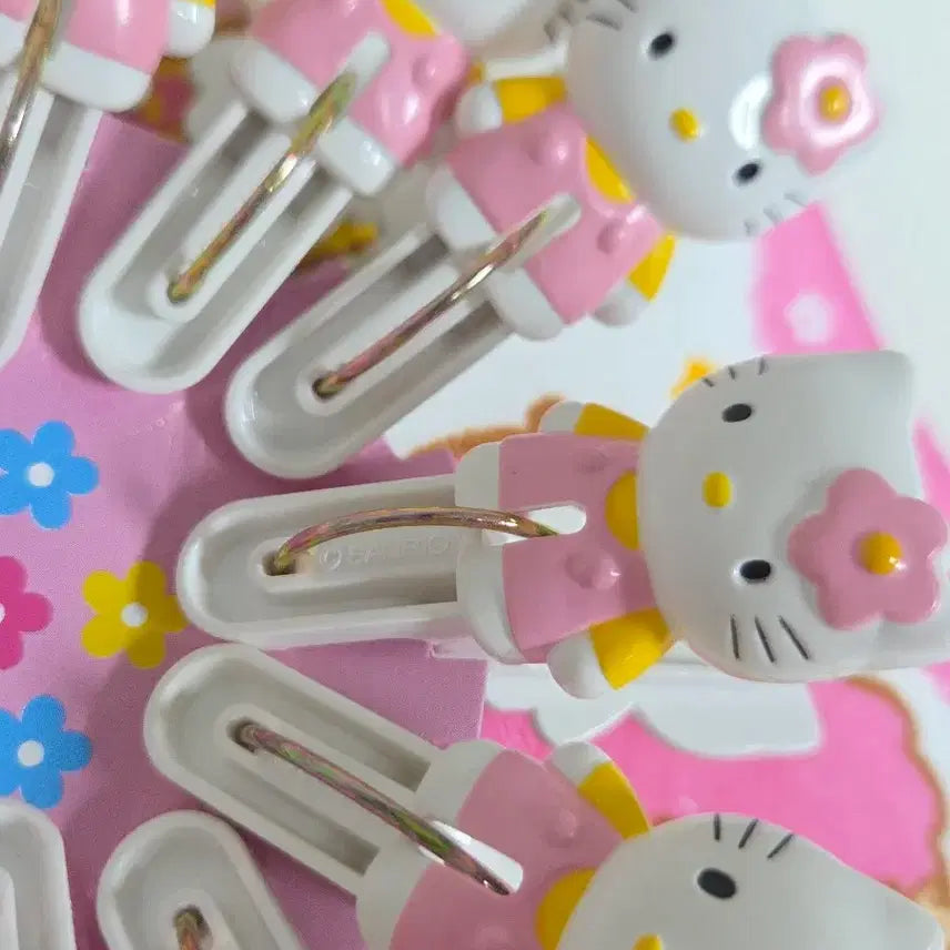 [BUNJANG] Hello Kitty Hair Clip Set / 2개세트)고전키티 카오하나 집게 클립 판매합니다.
