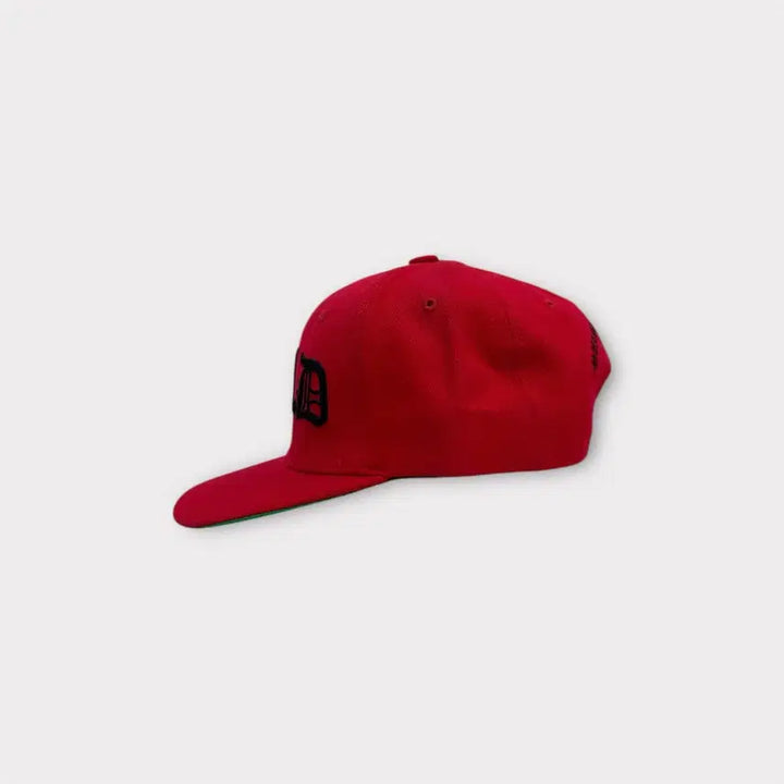 [BUNJANG] Surgical Steel M.A.D Big Embroidery Snapback Red / 써지컬 스틸 M.A.D 빅 자수 스냅백 레드 (1688)