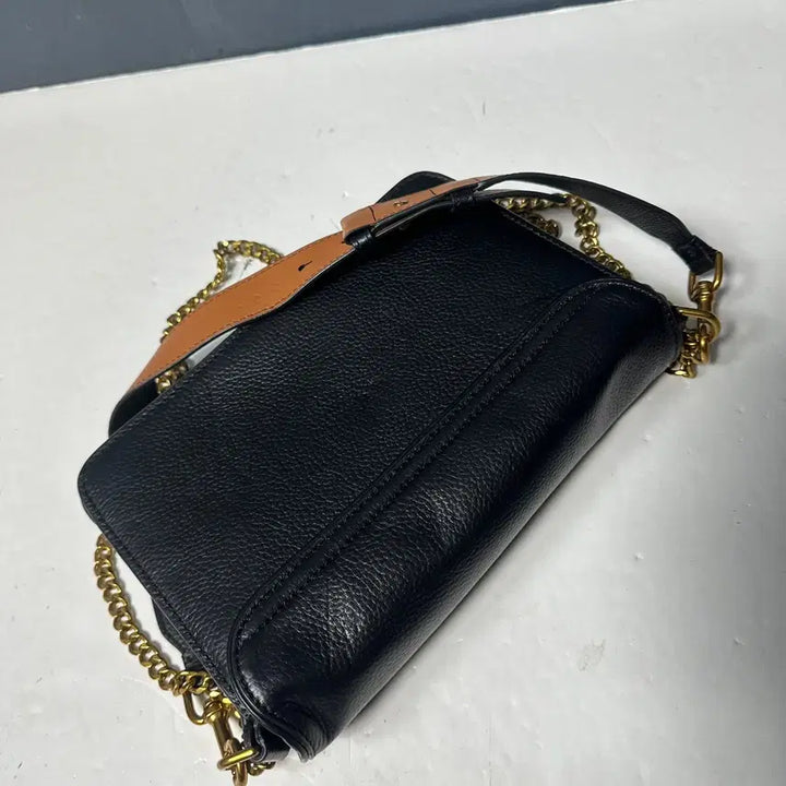 [BUNJANG] Tory Burch Logo Black Leather Chain Crossbody Bag / 토리버치 로고 블랙 가죽 체인 크로스백 가방