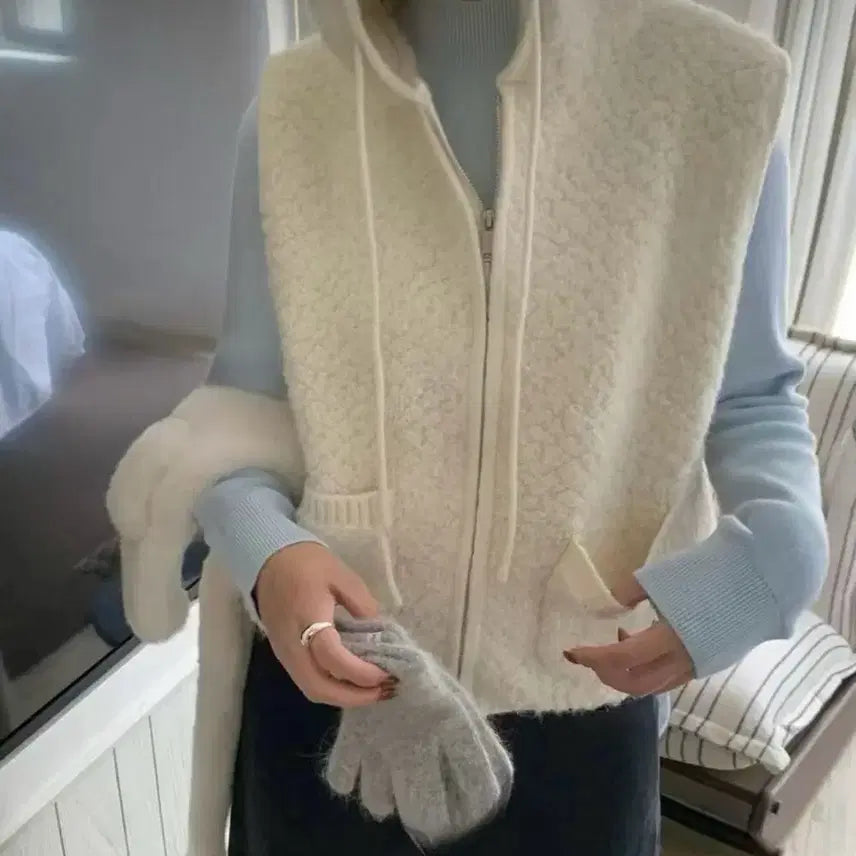 [BUNJANG] Pobble Hoodie Vest Zip-up / 뽀글이 후드 조끼 집업
