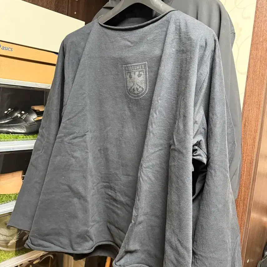 [BUNJANG] Vultures Long Sleeve Size 2 / 벌쳐스 긴팔 2사이즈