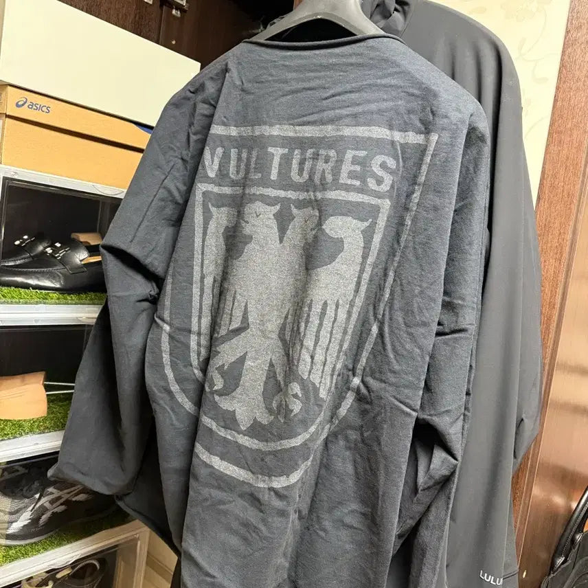 [BUNJANG] Vultures Long Sleeve Size 2 / 벌쳐스 긴팔 2사이즈