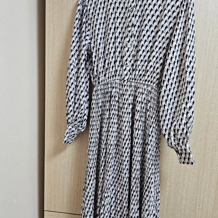 [BUNJANG] Long Sleeve Patterned Maxi Dress / 여성 긴팔 원피스