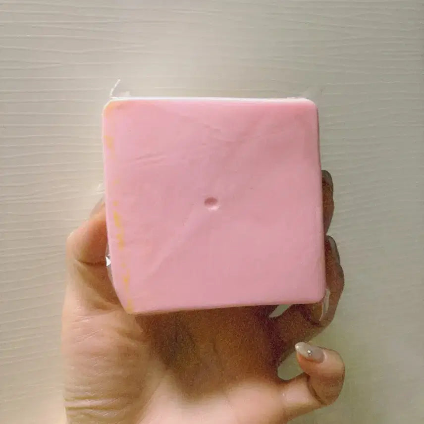 [BUNJANG] Usagi Squishy Strawberry Baekseolgi / 우사기 스퀴시 딸기백설기