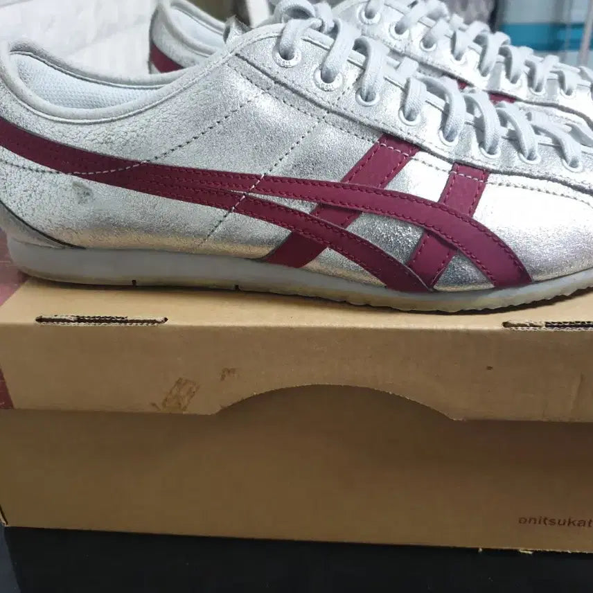 [BUNJANG] Onitsuka Tiger Olympus 66 Silver Sneakers / 오니츠카타이거 올림푸스66실버 255