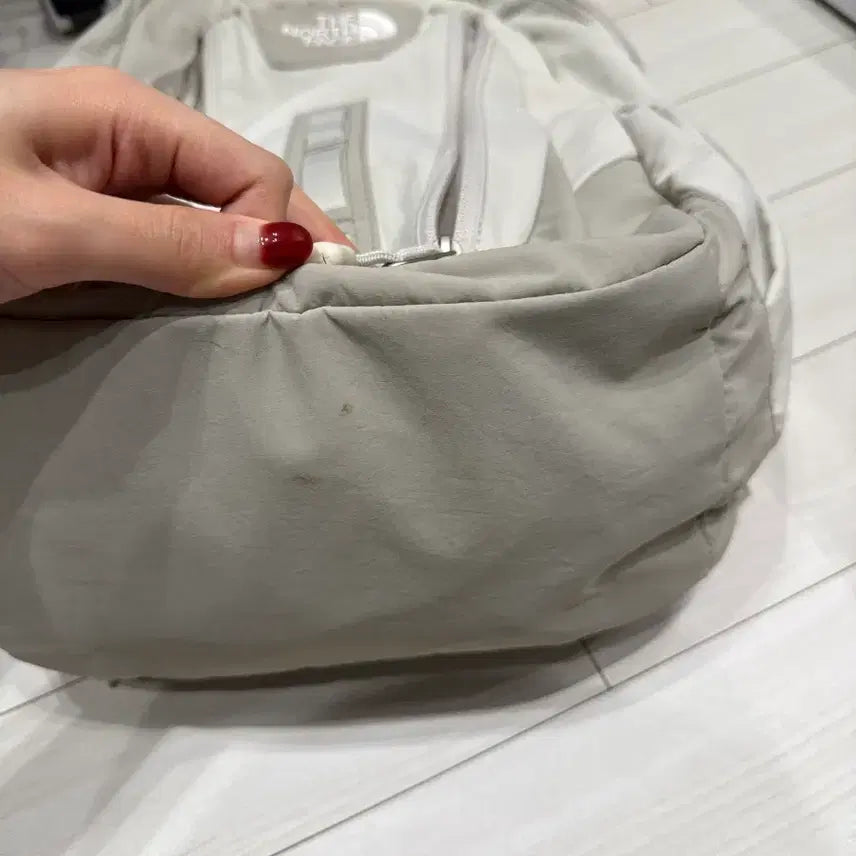 [BUNJANG] The North Face White Label Mini Shot Backpack / 노스페이스 화이트라벨 미니샷 화이트샌드 가방 백팩 책가방