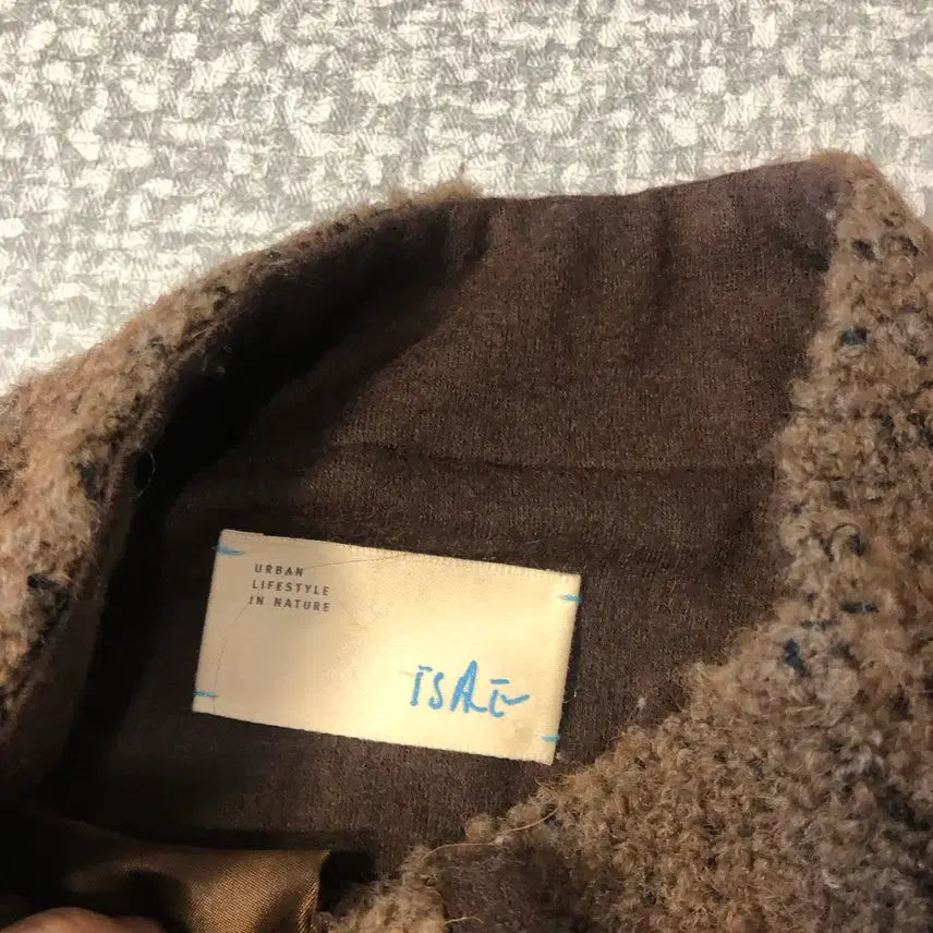 [BUNJANG] ISAE Alpaca Boucle Teddy Coat - Brown / 이새 ISAE 알파카 부클 초코맛 테디 코트 브라운 겨울 자연주의 쿠앤크