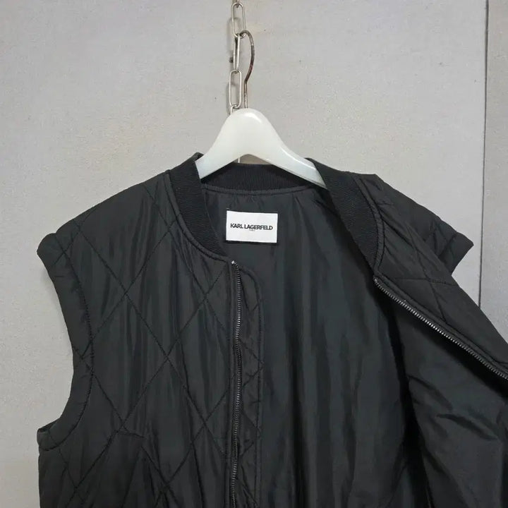 [BUNJANG] Karl Lagerfeld Quilted Padded Vest Jacket (Size 66) / 칼라거펠트 누빔패딩 조끼 점퍼 66  n1559