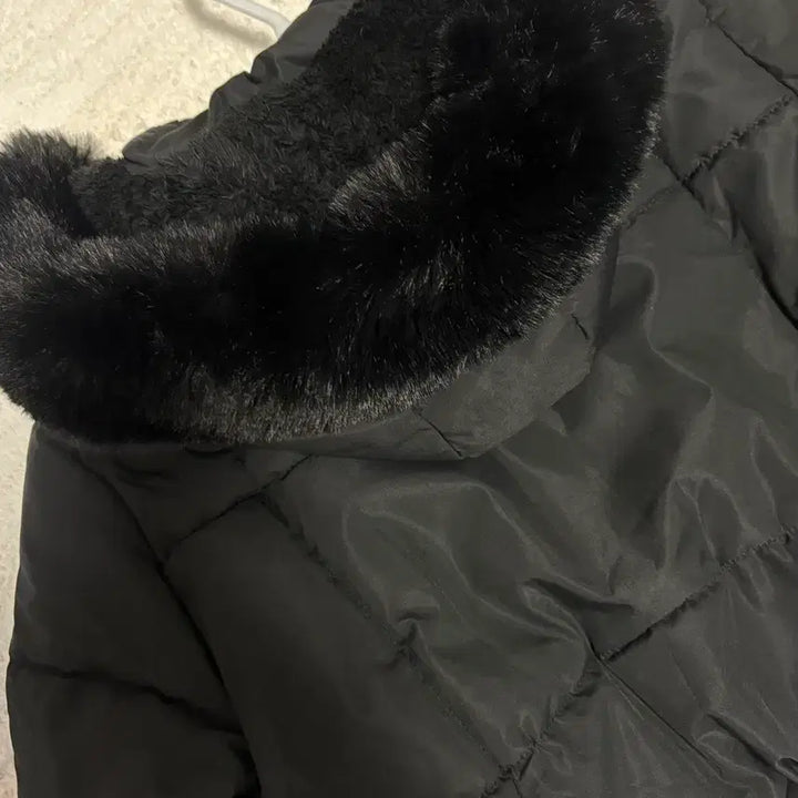 [BUNJANG] Black Fur Hooded Short Padded Jacket / 블랙 퍼 후드 숏패딩