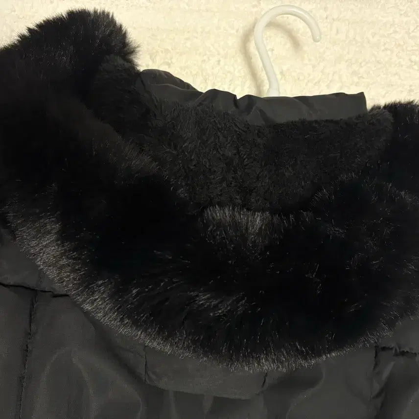 [BUNJANG] Black Fur Hooded Short Padded Jacket / 블랙 퍼 후드 숏패딩