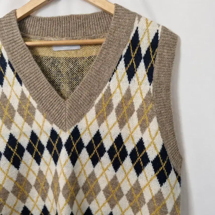 [BUNJANG] Naning9 Argyle Check Knit Vest / 난닝구 아가일 체크 니트 조끼 베스트
