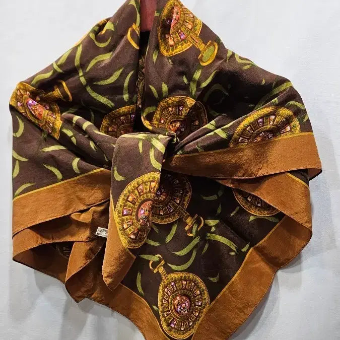 [BUNJANG] Nina Ricci Silk Scarf / 니나리찌 천연실크100 사각스카프