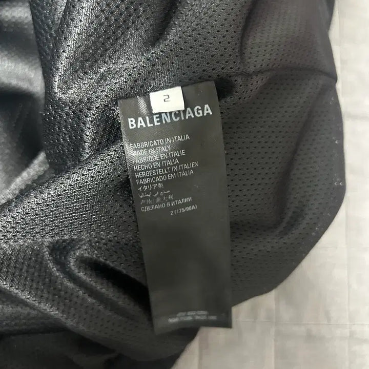 [SOLD OUT] [2] 발렌시아가 아디다스 포플린 트랙 수트 자켓 블랙