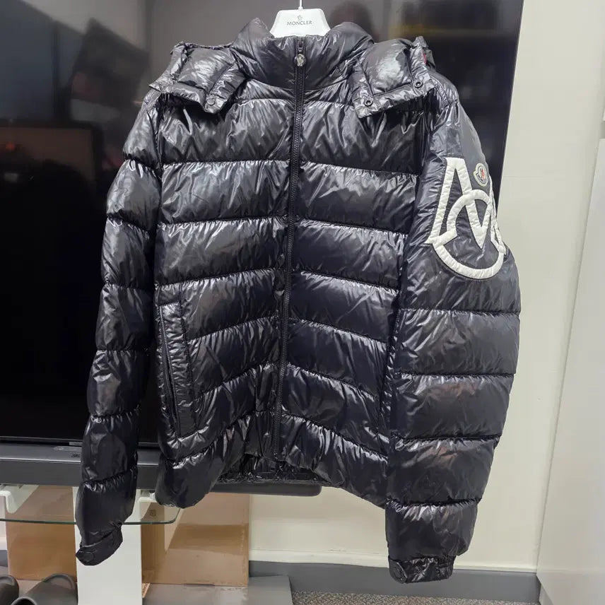 [BUNJANG] Moncler Salux Padded Jacket / [사이즈6 실착용3회] 몽클레어 살룩스 패딩 택 포함