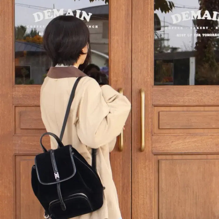 [BUNJANG] Polnya Classic Logo Velvet Backpack / 선물가능:) 30만원정가 폴뉴아 클래식로고 블랙백팩 -벨벳