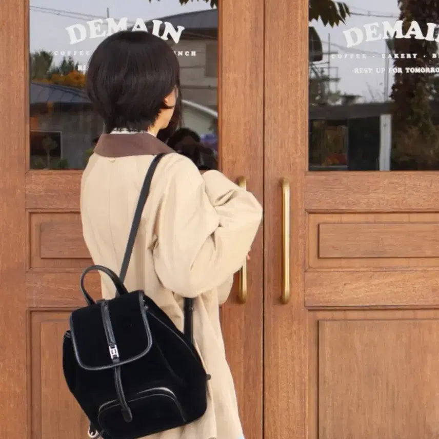 [BUNJANG] Polnya Classic Logo Velvet Backpack / 선물가능:) 30만원정가 폴뉴아 클래식로고 블랙백팩 -벨벳