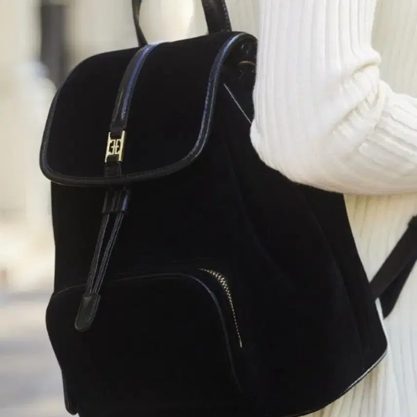 [BUNJANG] Polnya Classic Logo Velvet Backpack / 선물가능:) 30만원정가 폴뉴아 클래식로고 블랙백팩 -벨벳