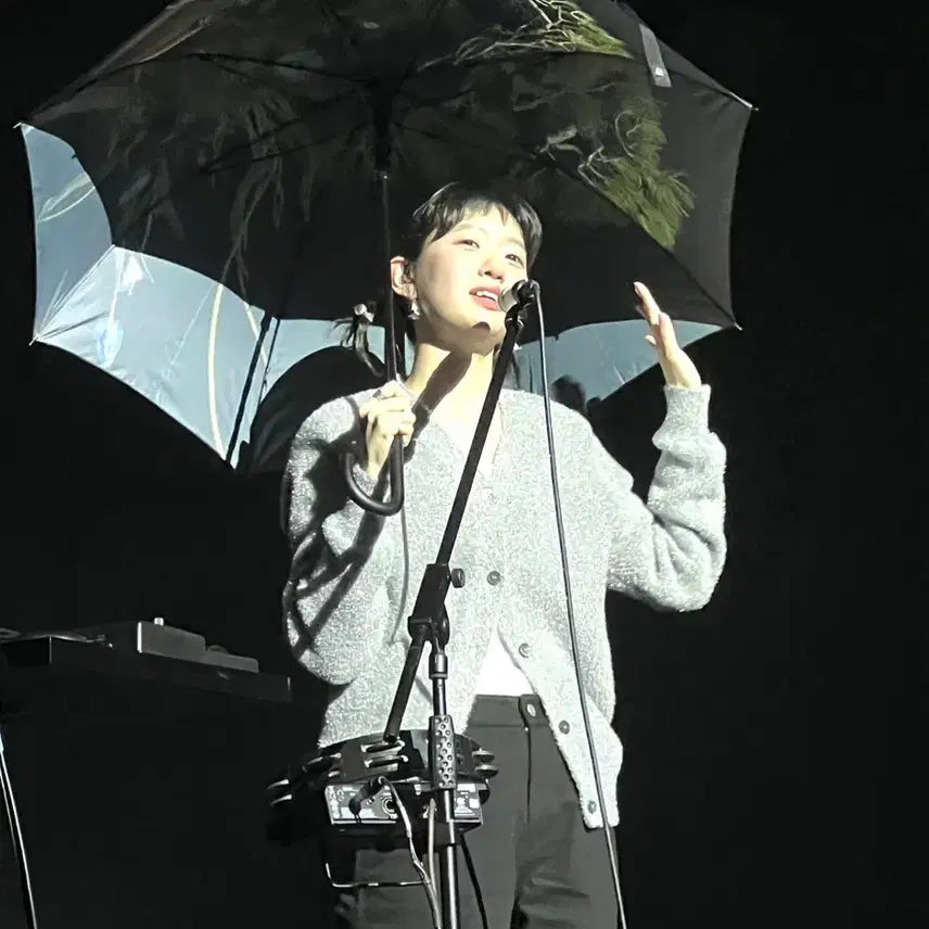 [BUNJANG] Yoon Ji Young Blue Bird LP + Umbrella Bundle Set / 윤지영 blue bird LP + 나의 정원에서 우산 일괄