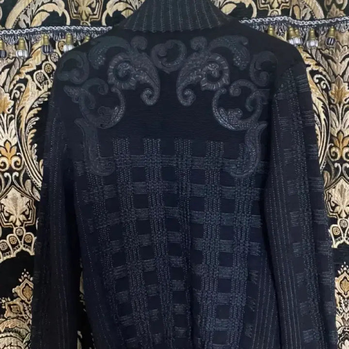 [BUNJANG] Versace Baroque Jacquard Knit Zip-Up / [정품] 베르사체 블랙 자카드 한정판 바로크 니트 M