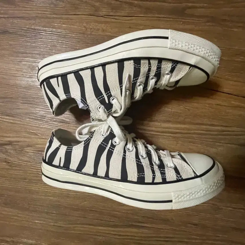 [BUNJANG] 255 Archive Zebra Print Sneakers / 255 척 로우 아카이브 프린트 지브라 블랙