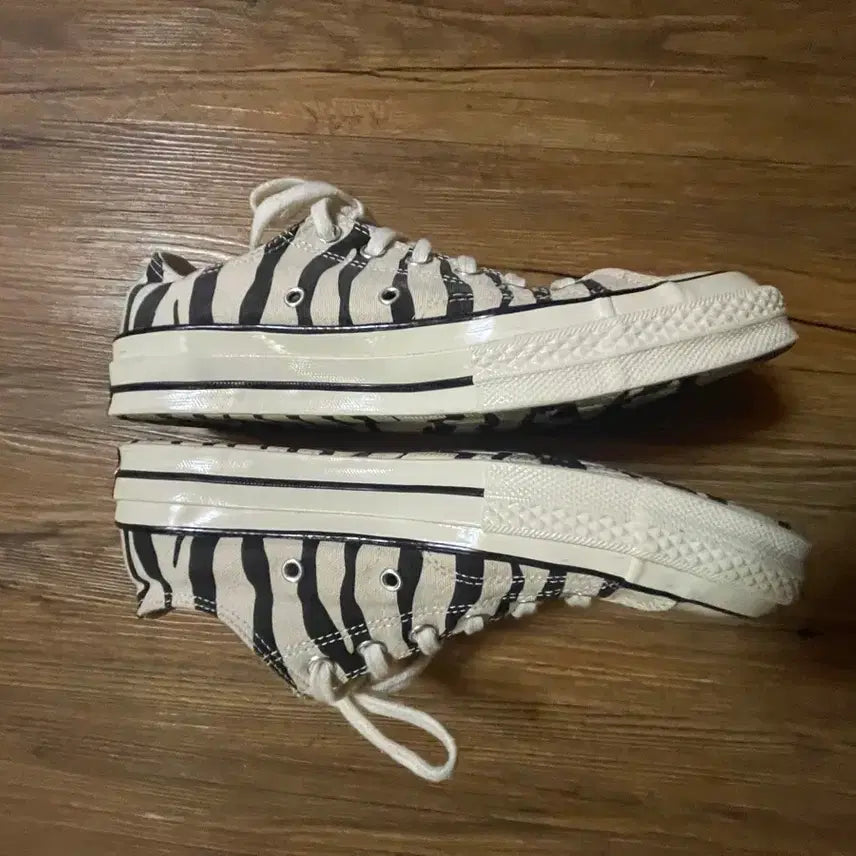 [BUNJANG] 255 Archive Zebra Print Sneakers / 255 척 로우 아카이브 프린트 지브라 블랙