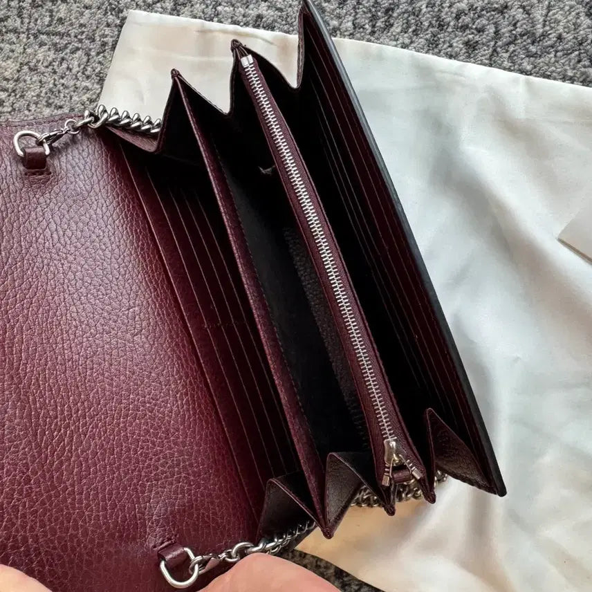 [SOLD OUT] [정품] 구찌 가방 디오니소스 레더 체인백 크로스백 버건디