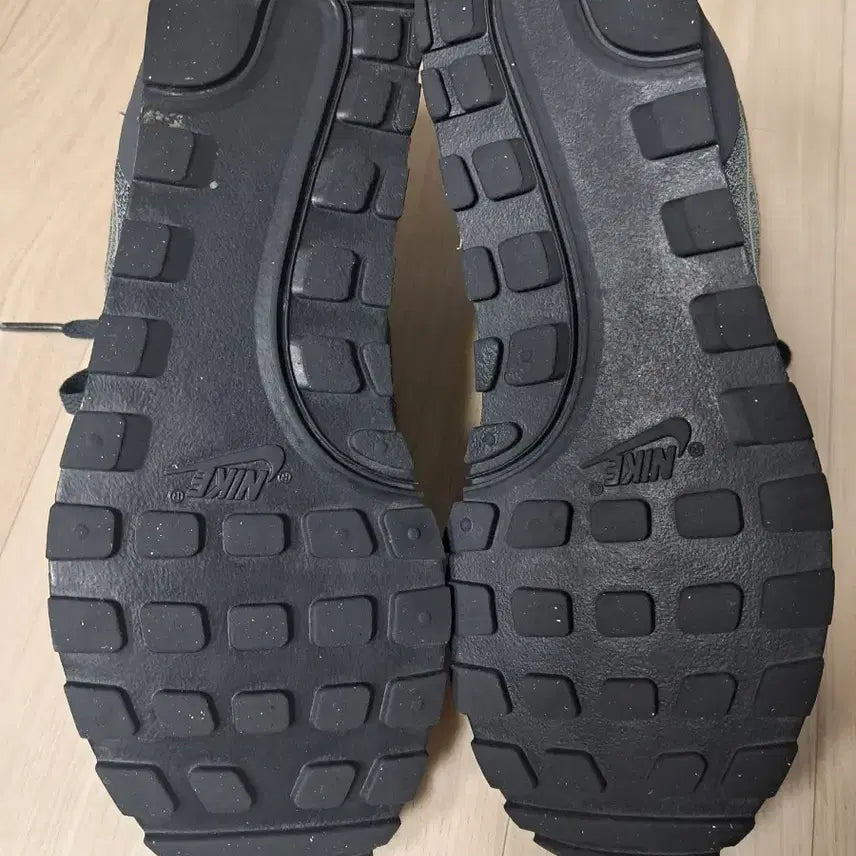 [BUNJANG] Nike Modern Runner 2 Engineered Running Shoes (235) / 나이키 모던 러너 2 엔지니어 런닝화. 사이즈 235