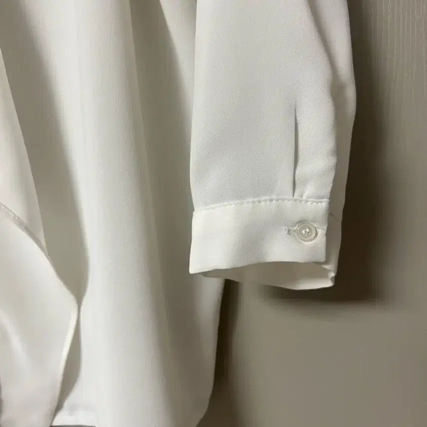 [BUNJANG] White Frill Tie Blouse / 새상품 화이트 프릴 타이 블라우스