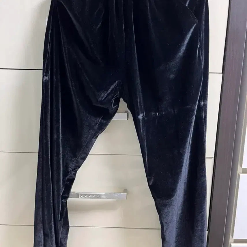 [BUNJANG] Gram Black Velvet Tracksuit Set / 그램 블랙 벨벳 츄리닝 세트