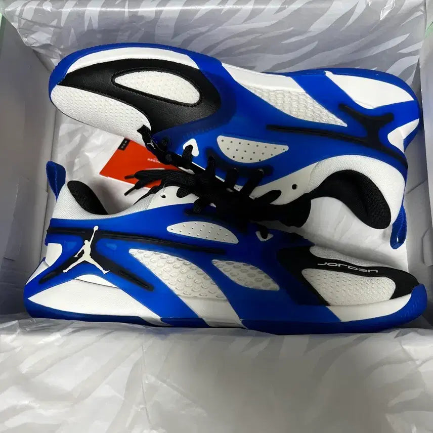 [BUNJANG] Jordan Heir Sneakers (Size 260/265/270) / (정품 나코탭 새제품) 조던 Heir (사이즈 260)