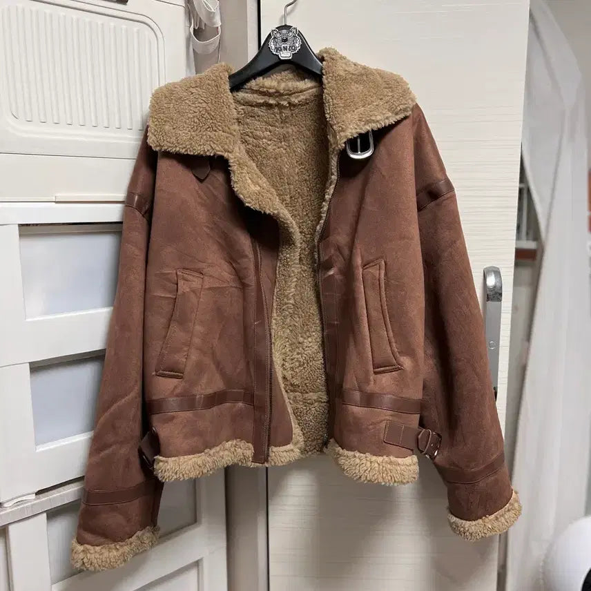 [BUNJANG] Oversized Faux Shearling Jacket / 빅사이즈 무스탕 자켓