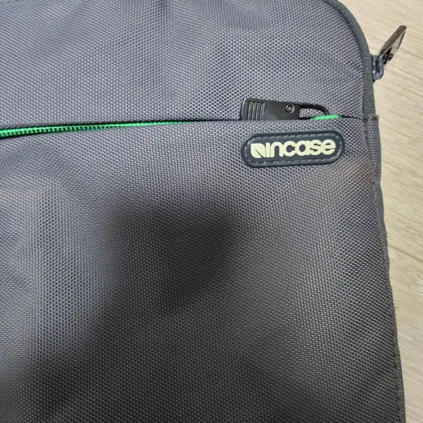 [SOLD OUT] 인케이스 크로스백 그레이