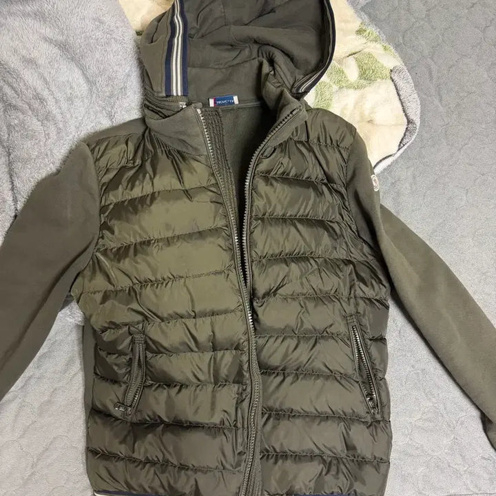 [BUNJANG] Moncler Hooded Padded Vest / 몽클레어 후드 패딩 조끼