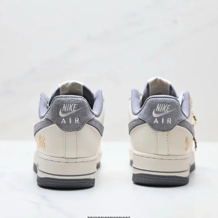 [BUNJANG] White Sneakers / 화이트 스니커즈