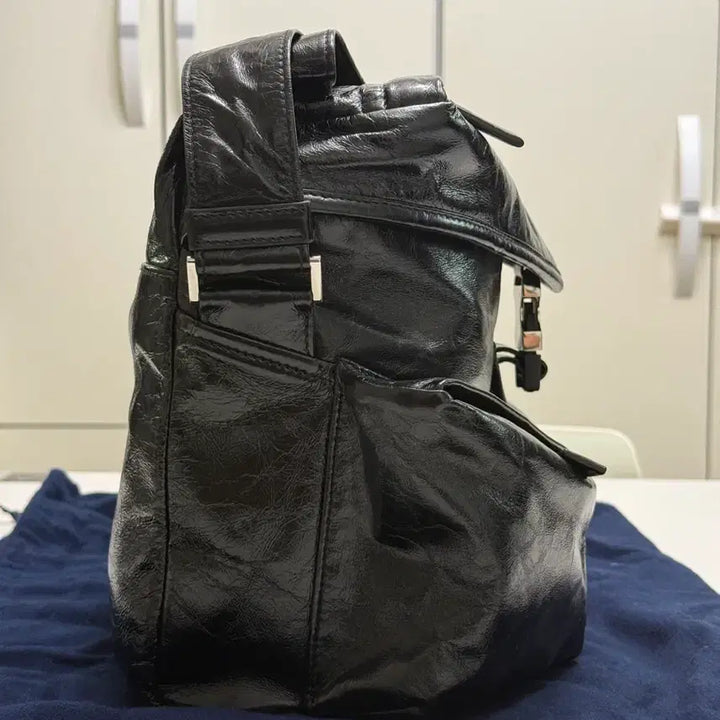 [BUNJANG] Prada Leather Shoulder Bag / [새상품급/직거래만] 프라다 가죽 숄더백 /가방,더스트백,택,인보이스