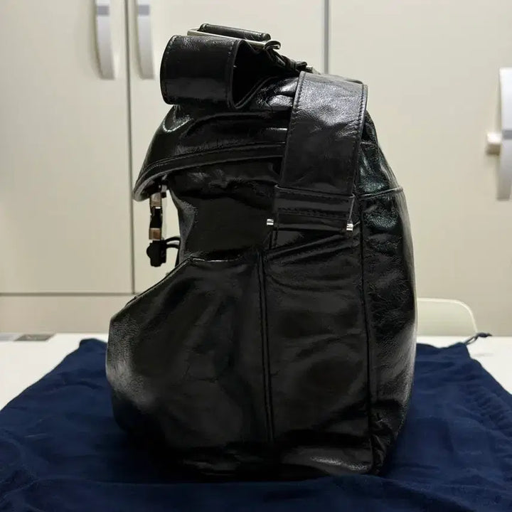 [BUNJANG] Prada Leather Shoulder Bag / [새상품급/직거래만] 프라다 가죽 숄더백 /가방,더스트백,택,인보이스