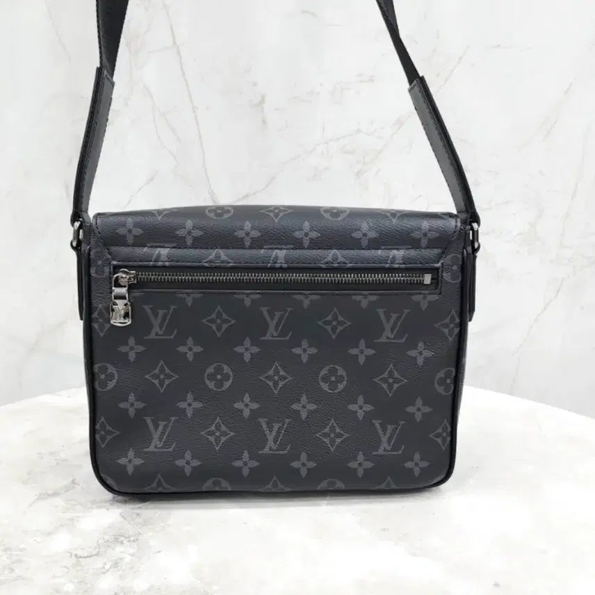 [BUNJANG] Louis Vuitton District PM Messenger Bag / 루이비통 이클립스 디스트릭트  PM 메신져백 정품