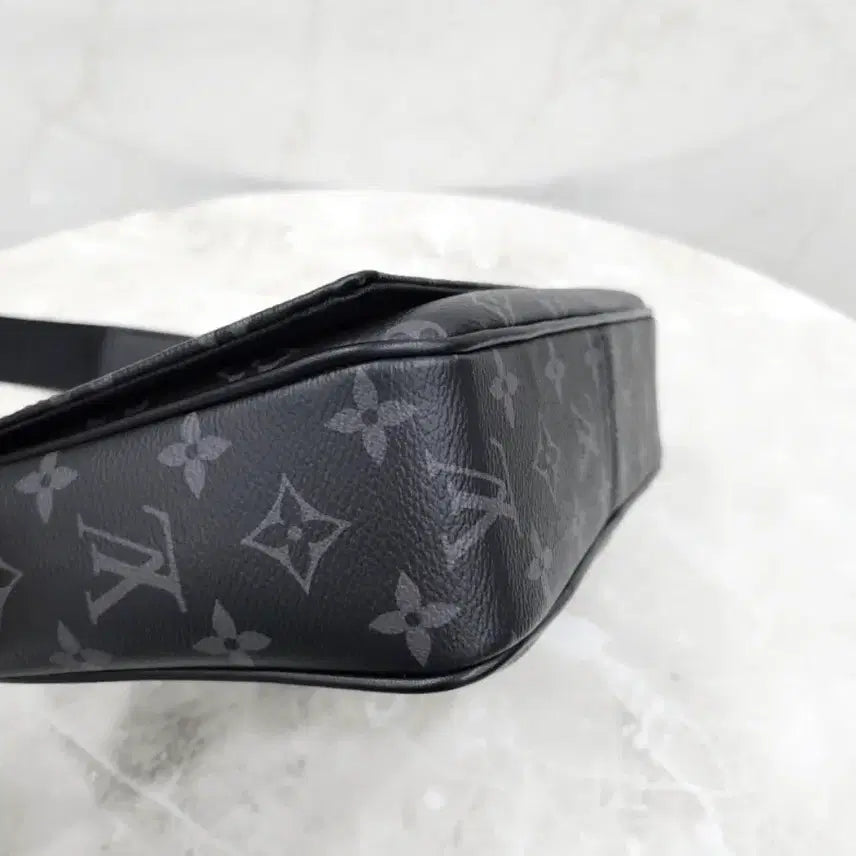 [BUNJANG] Louis Vuitton District PM Messenger Bag / 루이비통 이클립스 디스트릭트  PM 메신져백 정품