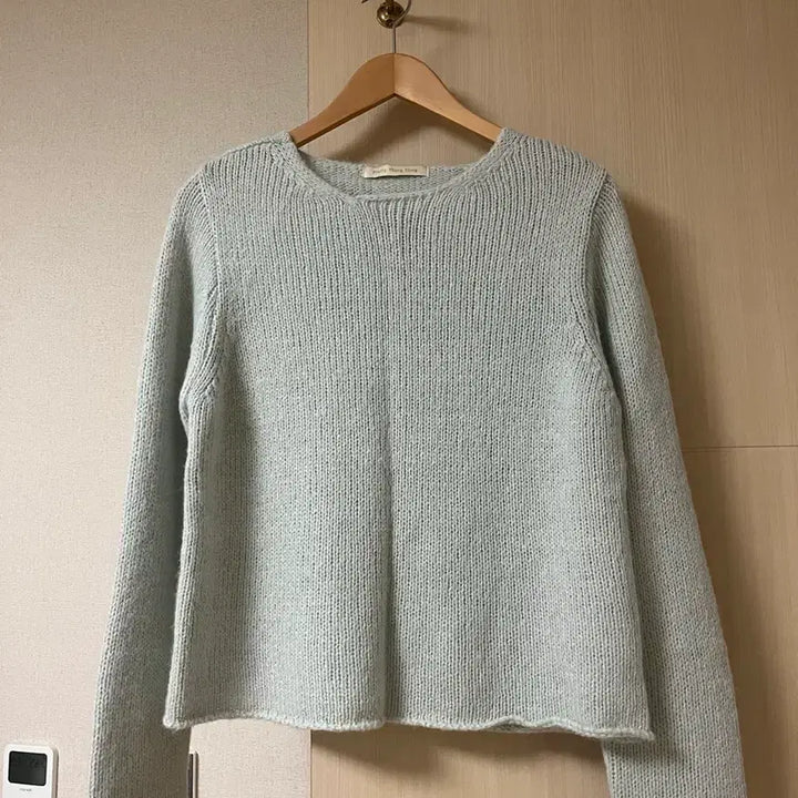 [BUNJANG] Fromis_9 Ringo Alpaca Knit / 프영띵 링고 알파카니트