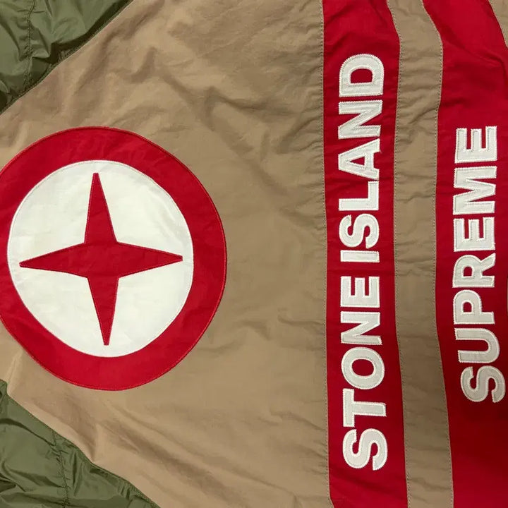 [BUNJANG] Supreme Stone Island 23FW Down Puffer Jacket Olive L / 슈프림 스톤아일랜드 23fw 다운 푸퍼 자켓 올리브 L 판매합니다.