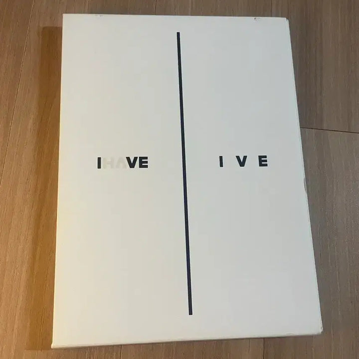 아이브 앨범및 포카 탈덕해서 진짜 엄청 싸게 팔아요ㅠㅠ