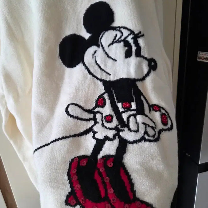 [BUNJANG] Zara Minnie Mouse Viscose Sequin Knit Sweater / 자라 미니마우스 비스코스 스팽글 니트