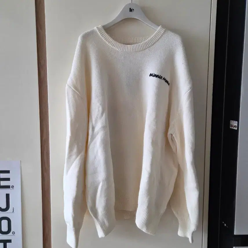 [BUNJANG] Zara Minnie Mouse Viscose Sequin Knit Sweater / 자라 미니마우스 비스코스 스팽글 니트
