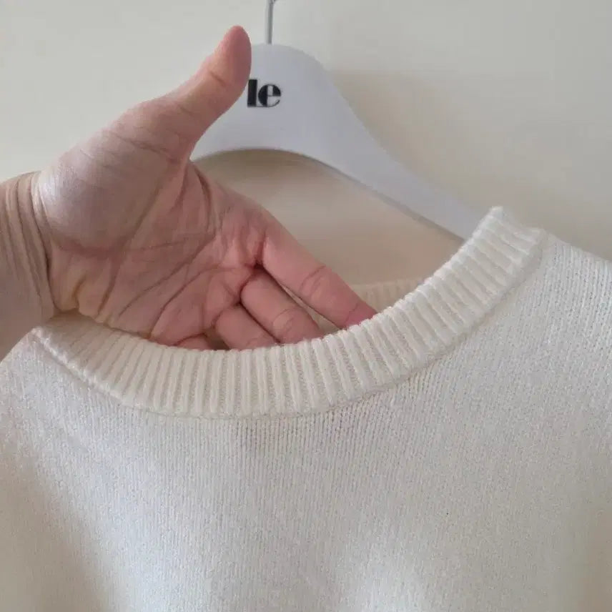 [BUNJANG] Zara Minnie Mouse Viscose Sequin Knit Sweater / 자라 미니마우스 비스코스 스팽글 니트